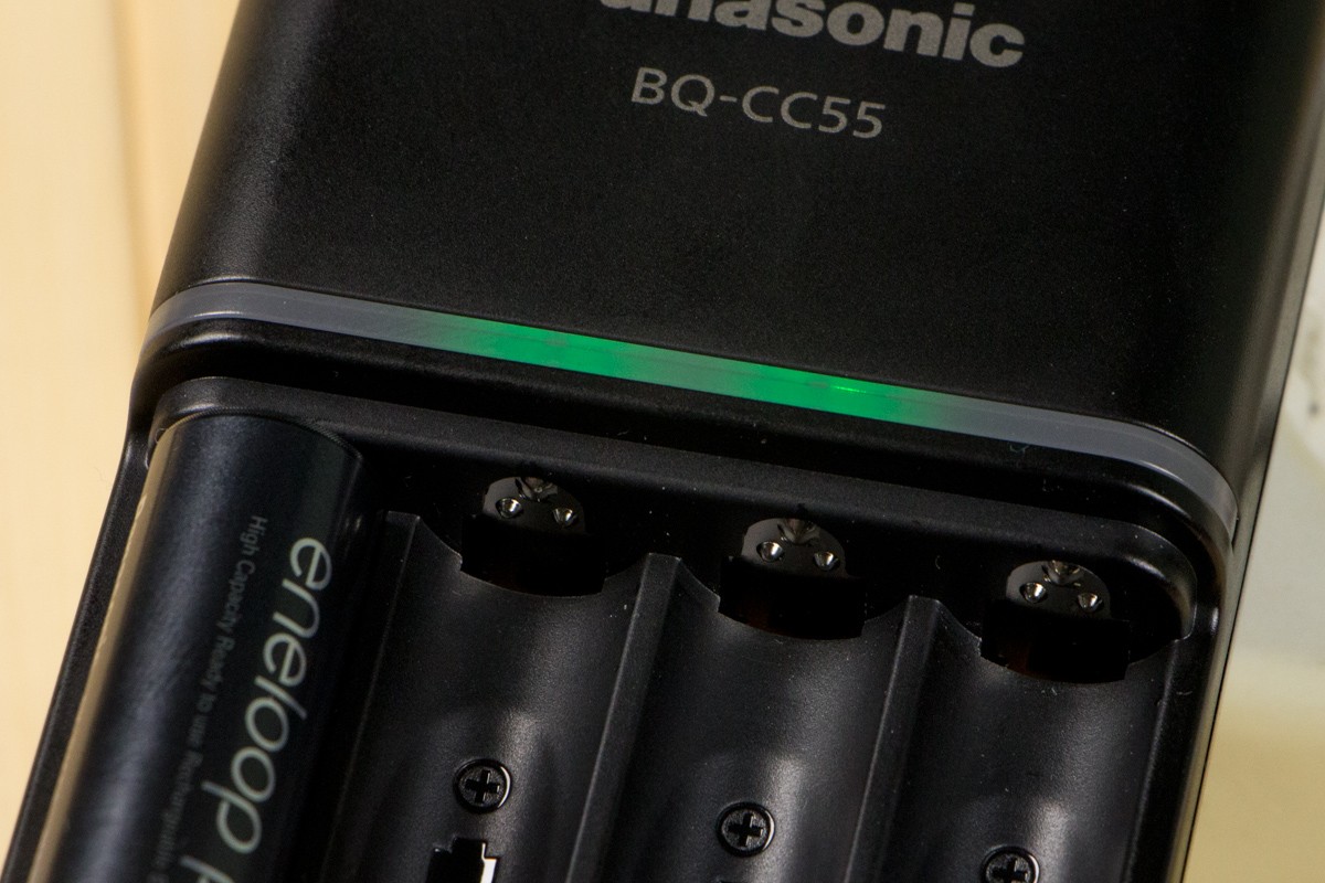 Обзор Panasonic BQ-CC55E: зарядное устройство с индикатором остаточной ...