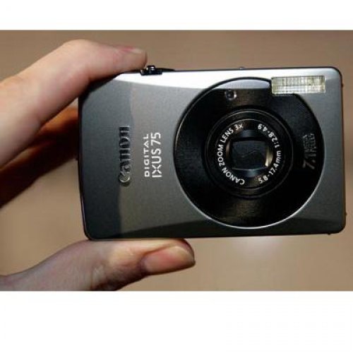 Canon Digital Ixus 75    -  10