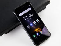 Защищенный Oukitel WP1 с батареей на 5000 мАч испытали огнем и морозом