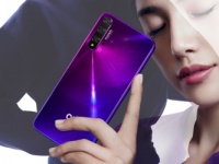 Huawei nova 5T с пятью AI-камерами — с 22 ноября официально в Украине